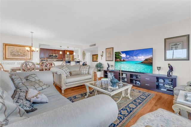 3800 Hillcrest Dr 511, Hollywood, FL 33021