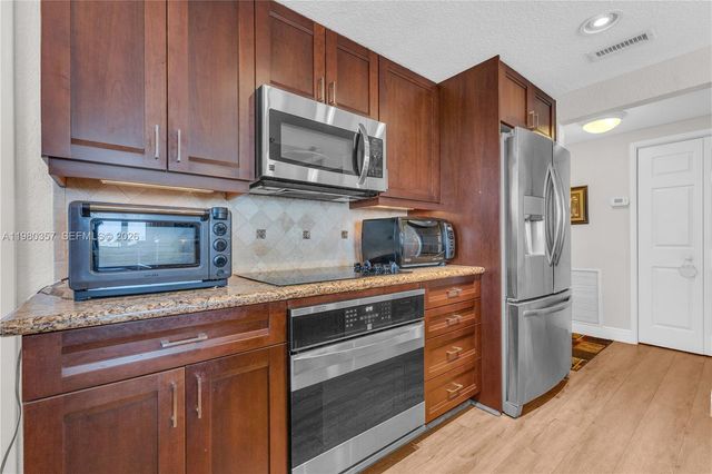 3800 Hillcrest Dr 511, Hollywood, FL 33021