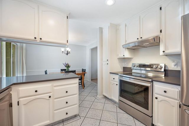 609 Willow Creek Dr, Folsom, CA 95630