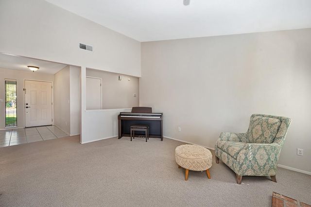 609 Willow Creek Dr, Folsom, CA 95630