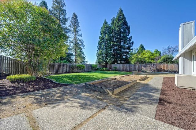 609 Willow Creek Dr, Folsom, CA 95630