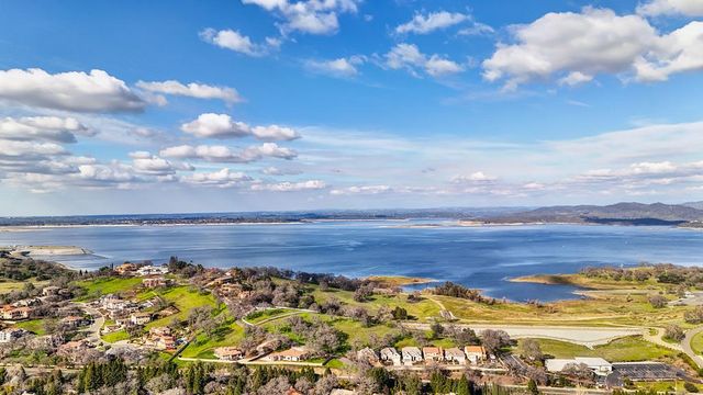 609 Willow Creek Dr, Folsom, CA 95630