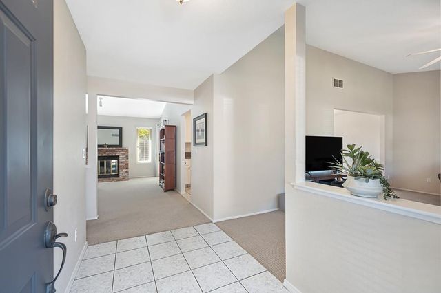 609 Willow Creek Dr, Folsom, CA 95630