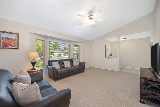 609 Willow Creek Dr, Folsom, CA 95630