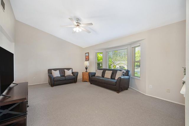 609 Willow Creek Dr, Folsom, CA 95630