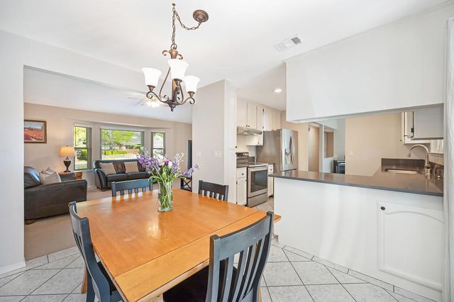 609 Willow Creek Dr, Folsom, CA 95630