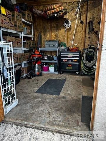 305 S Park Avenue, Shelley, ID 83274
