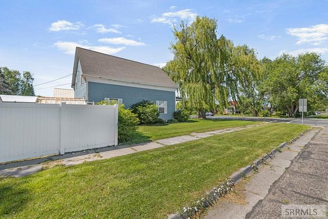 305 S Park Avenue, Shelley, ID 83274