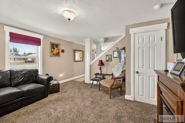 305 S Park Avenue, Shelley, ID 83274