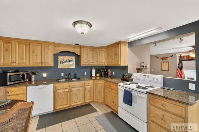 305 S Park Avenue, Shelley, ID 83274