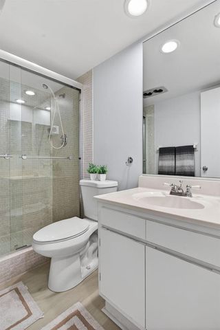 500 Oaks Lane 111, Pompano Beach, FL 33069