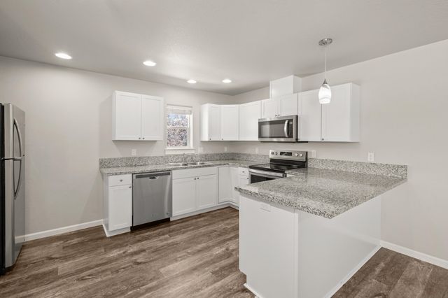 7837 Jacqueline Way, White City, OR 97503