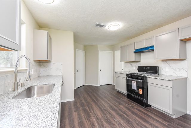 13138 Cherryglade Court, Houston, TX 77044