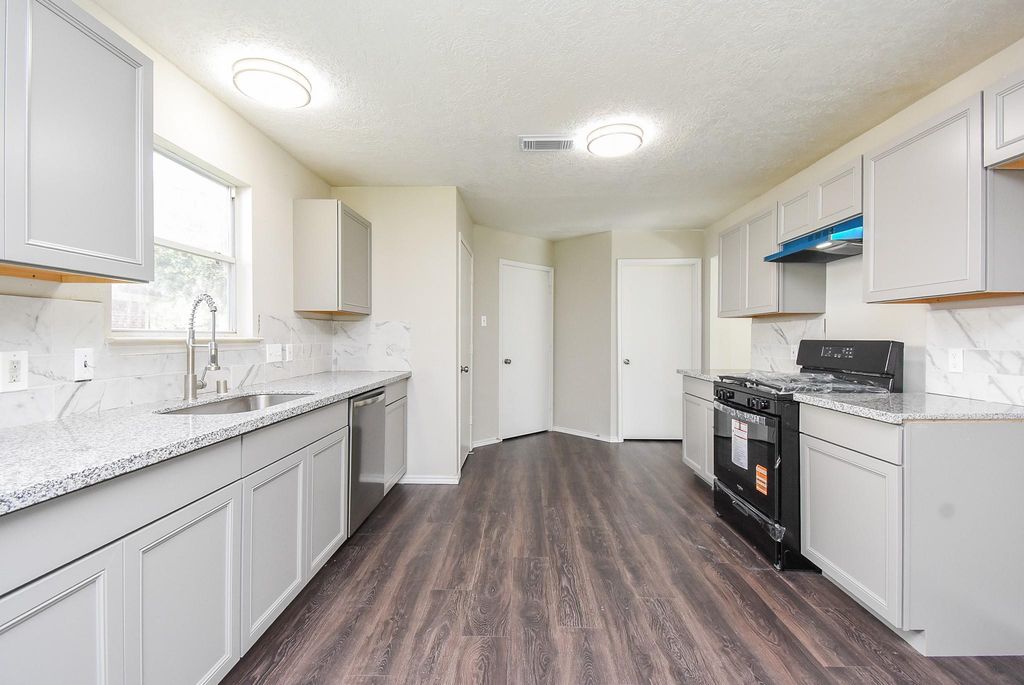 13138 Cherryglade Court, Houston, TX 77044