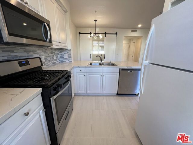6020 Seabluff Drive 302, Los Angeles, CA 90094