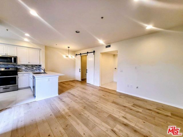 6020 Seabluff Drive 302, Los Angeles, CA 90094