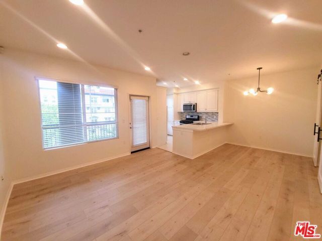6020 Seabluff Drive 302, Los Angeles, CA 90094
