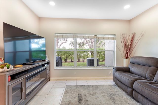 6426 Park Lake Cir 6426, Boynton Beach, FL 33437