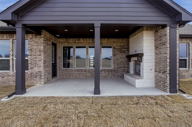 808 Valley Ridge Road, Van Alstyne, TX 75495