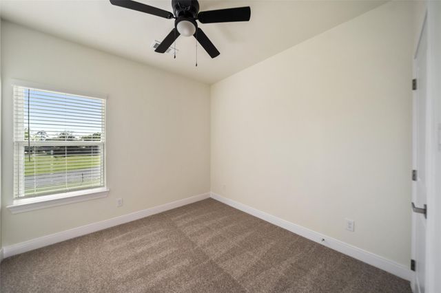 412 W Marlin St, Willis, TX 77378