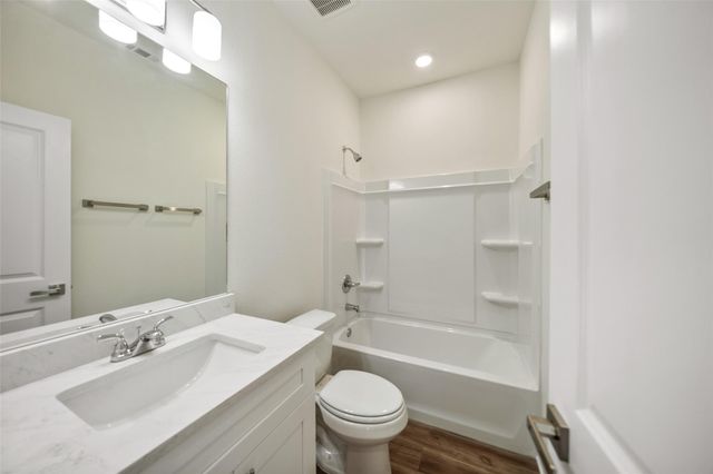 412 W Marlin St, Willis, TX 77378