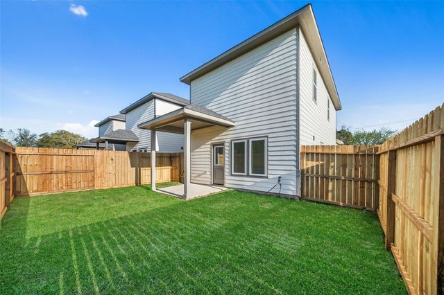 412 W Marlin St, Willis, TX 77378