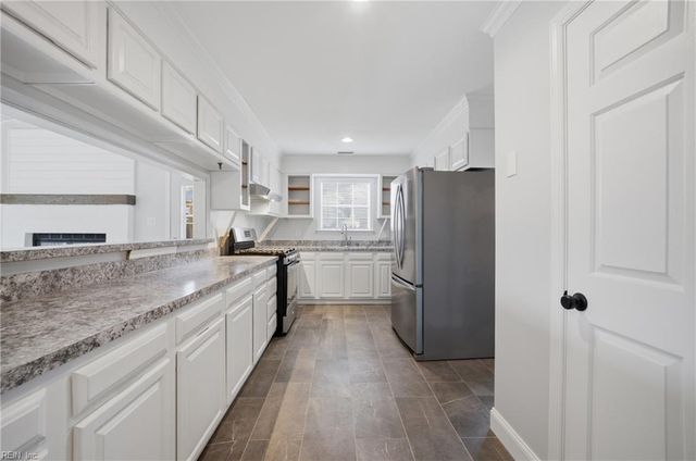 825 Levy LOOP, Virginia Beach, VA 23454