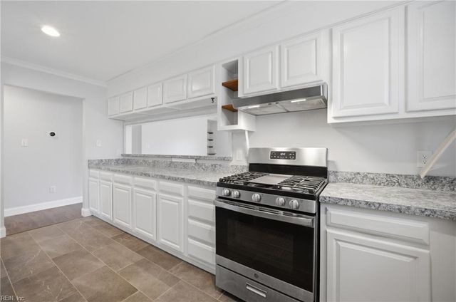 825 Levy LOOP, Virginia Beach, VA 23454