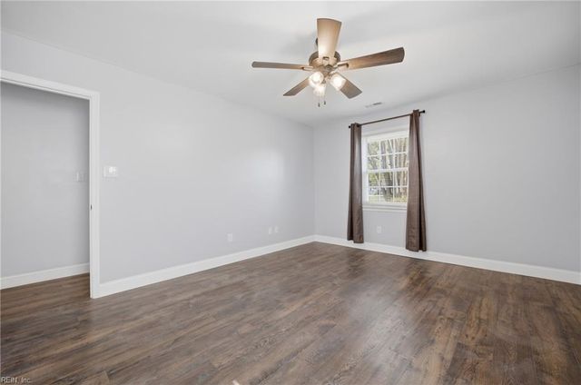 825 Levy LOOP, Virginia Beach, VA 23454