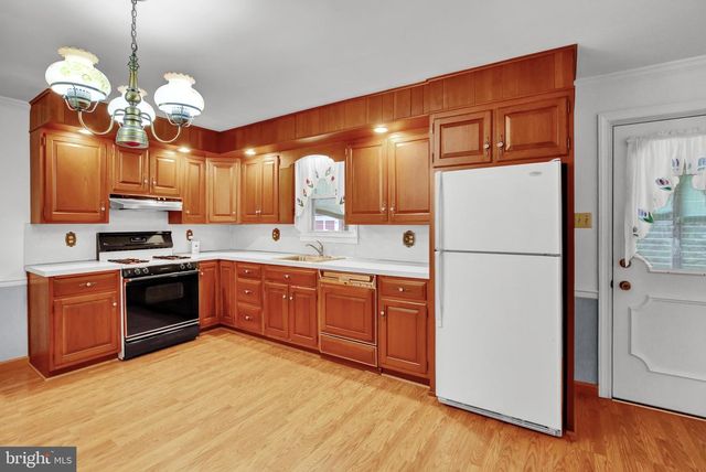 48 KEPPEL AVE, West Lawn, PA 19609