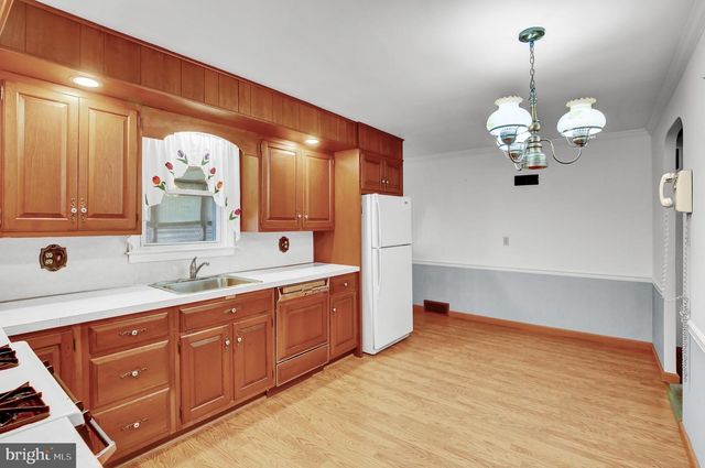 48 KEPPEL AVE, West Lawn, PA 19609