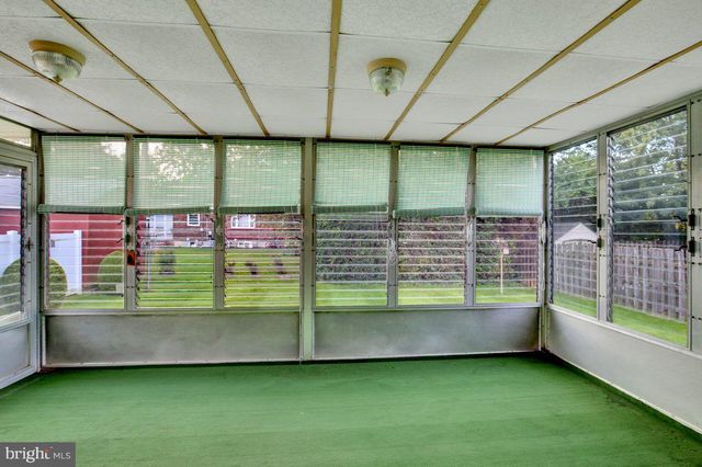 48 KEPPEL AVE, West Lawn, PA 19609