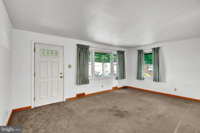 48 KEPPEL AVE, West Lawn, PA 19609