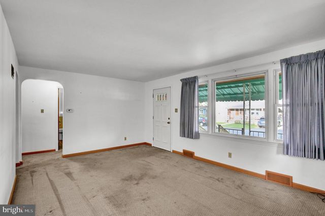 48 KEPPEL AVE, West Lawn, PA 19609