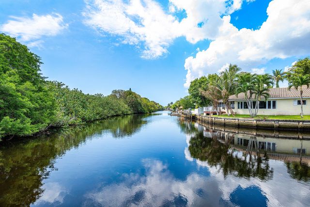 598 W Palmetto Park Road, Boca Raton, FL 33432