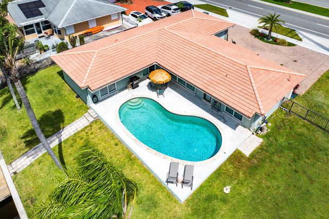 598 W Palmetto Park Road, Boca Raton, FL 33432