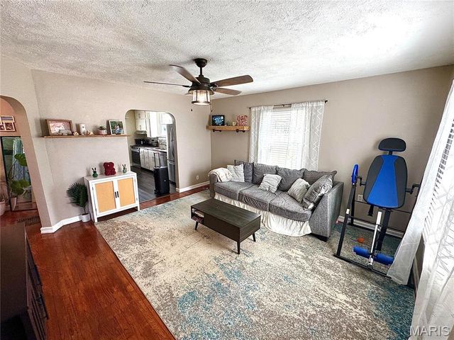 518 S Delmar Avenue, Hartford, IL 62048