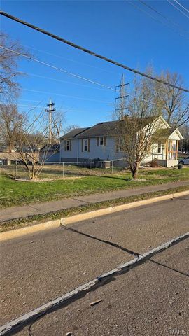 518 S Delmar Avenue, Hartford, IL 62048