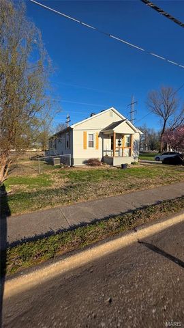 518 S Delmar Avenue, Hartford, IL 62048