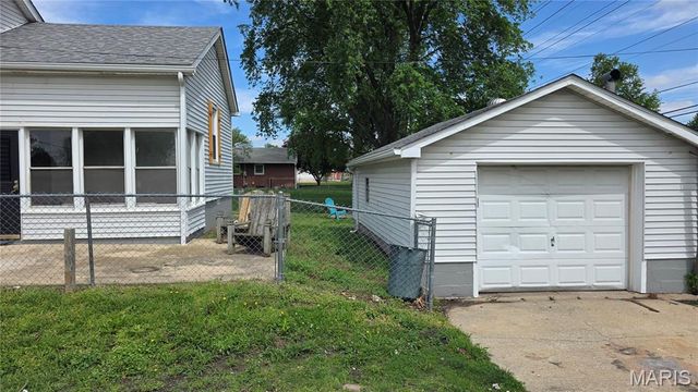 518 S Delmar Avenue, Hartford, IL 62048