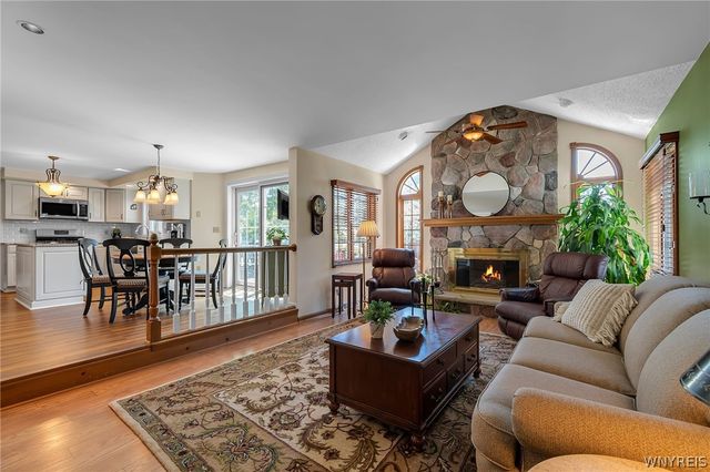 5856 Forest Creek Dr, Clarence, NY 14051