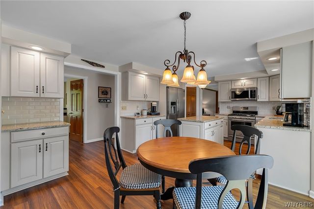 5856 Forest Creek Dr, Clarence, NY 14051