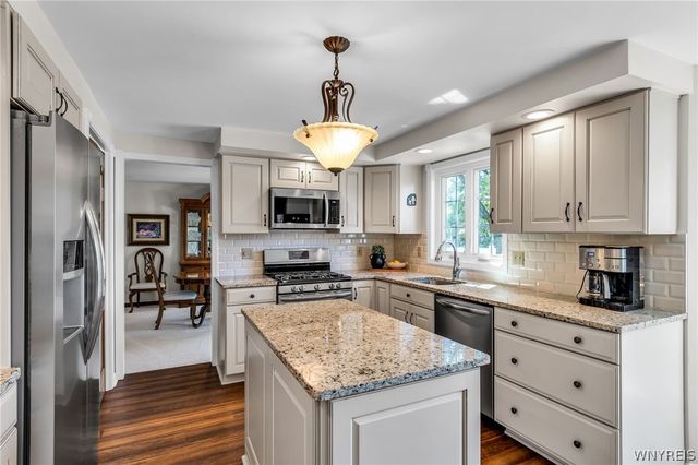 5856 Forest Creek Dr, Clarence, NY 14051