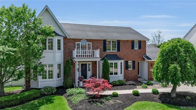 5856 Forest Creek Dr, Clarence, NY 14051