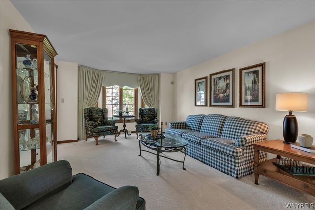 5856 Forest Creek Dr, Clarence, NY 14051
