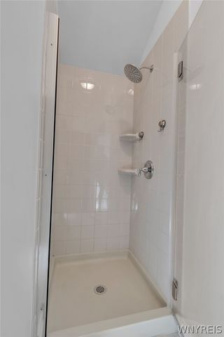 5856 Forest Creek Dr, Clarence, NY 14051
