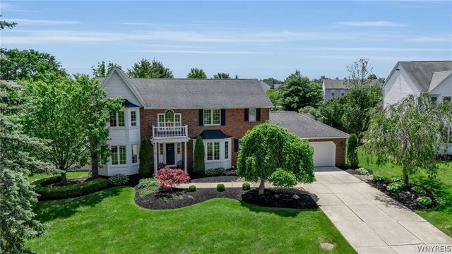 5856 Forest Creek Dr, Clarence, NY 14051