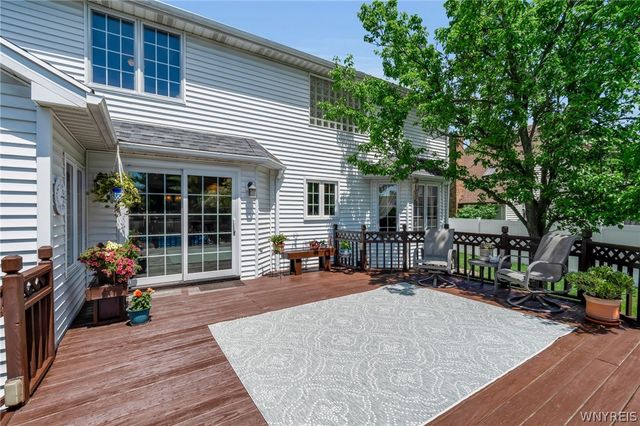 5856 Forest Creek Dr, Clarence, NY 14051