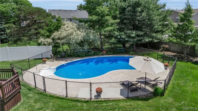 5856 Forest Creek Dr, Clarence, NY 14051