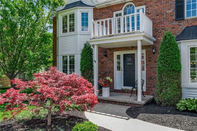 5856 Forest Creek Dr, Clarence, NY 14051